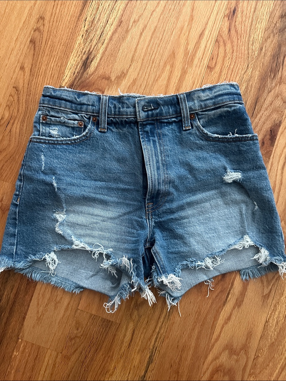 Abercrombie & Fitch 4” Mom Short (High Rise)